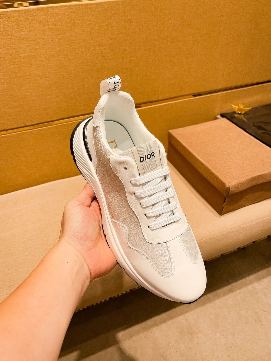 Men's shoes💰 460💰🔥[Dior]🔥Men's high-end brand of shoes official website 1:1 latest masterpiece: the upper is made of Italian imported first-layer cowhide with a comfortable and breathable lining➕original non-slip and wear-resistant outsole🔥, making walking more convenient and comfortable! An exclusive new model, a stunning work, a beautiful 1:1 replica [color] compared to the official quality! Create a fashionable personality to set off your uniqueness! A must-have for trendy men! Classic🔥Size: 38-44 Color: 🔥 2⃣️colors available🔥